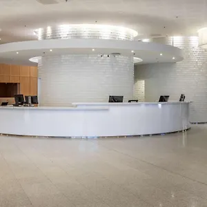 מלון Hilton Helsinki Airport